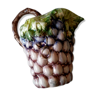 Barbotine jug