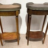 Pair of Louis XVI style kidney bedside tables with brass gallery, 20th century