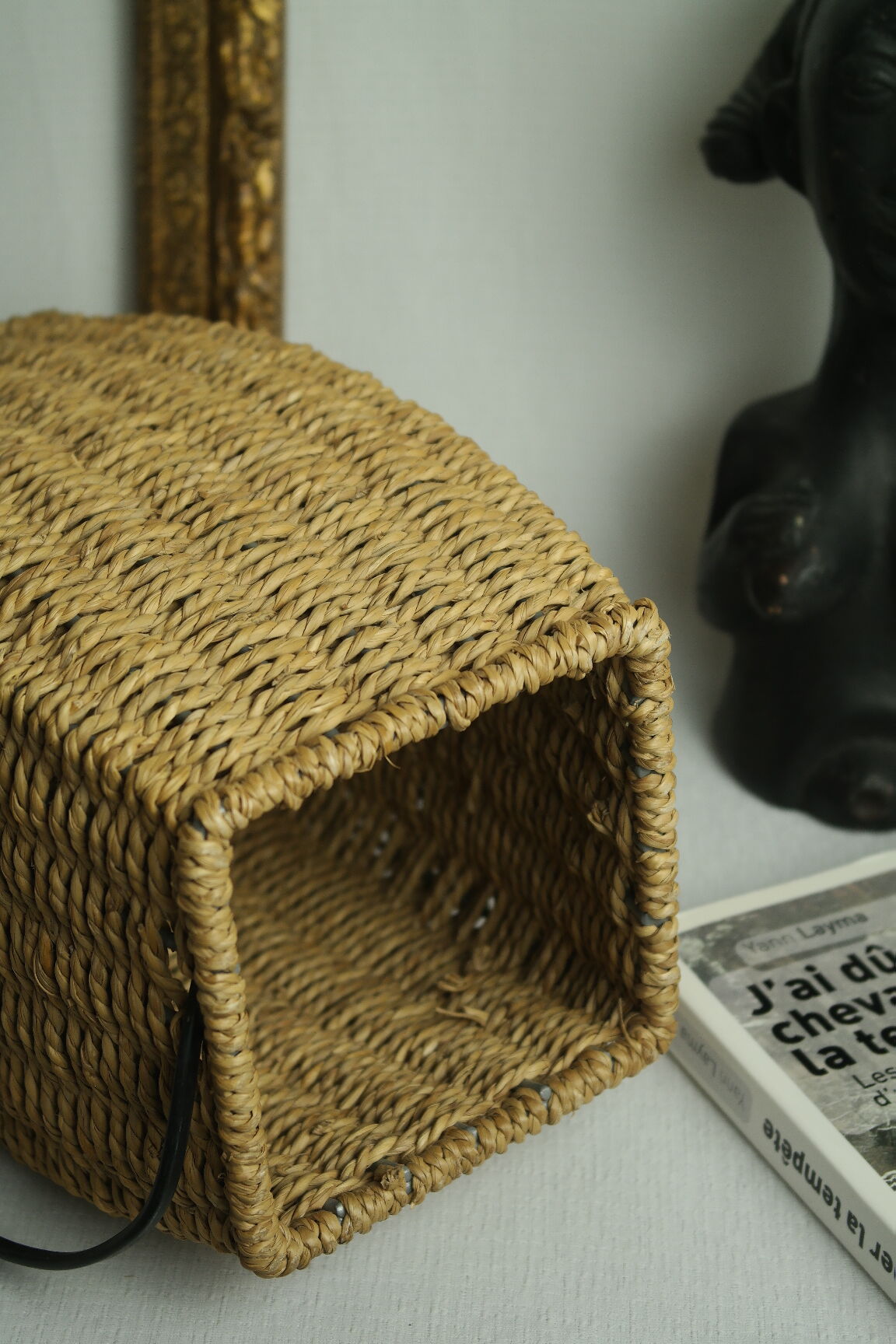 Vintage twisted natural rattan lamp foot