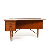 Boomerang Desk by Peter Løvig Nielsen