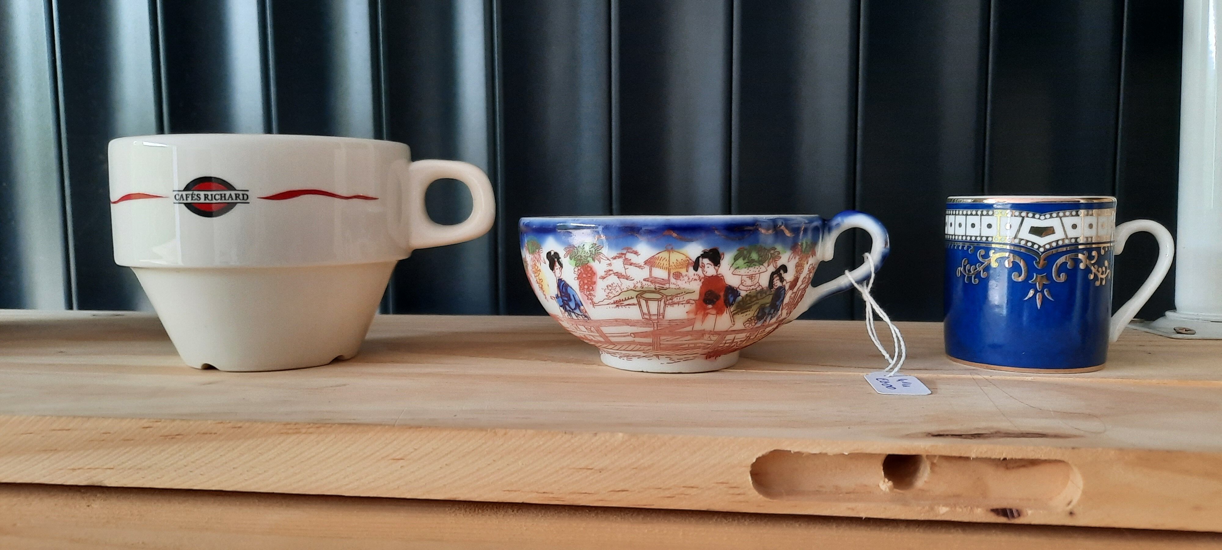 4 tasses de bar