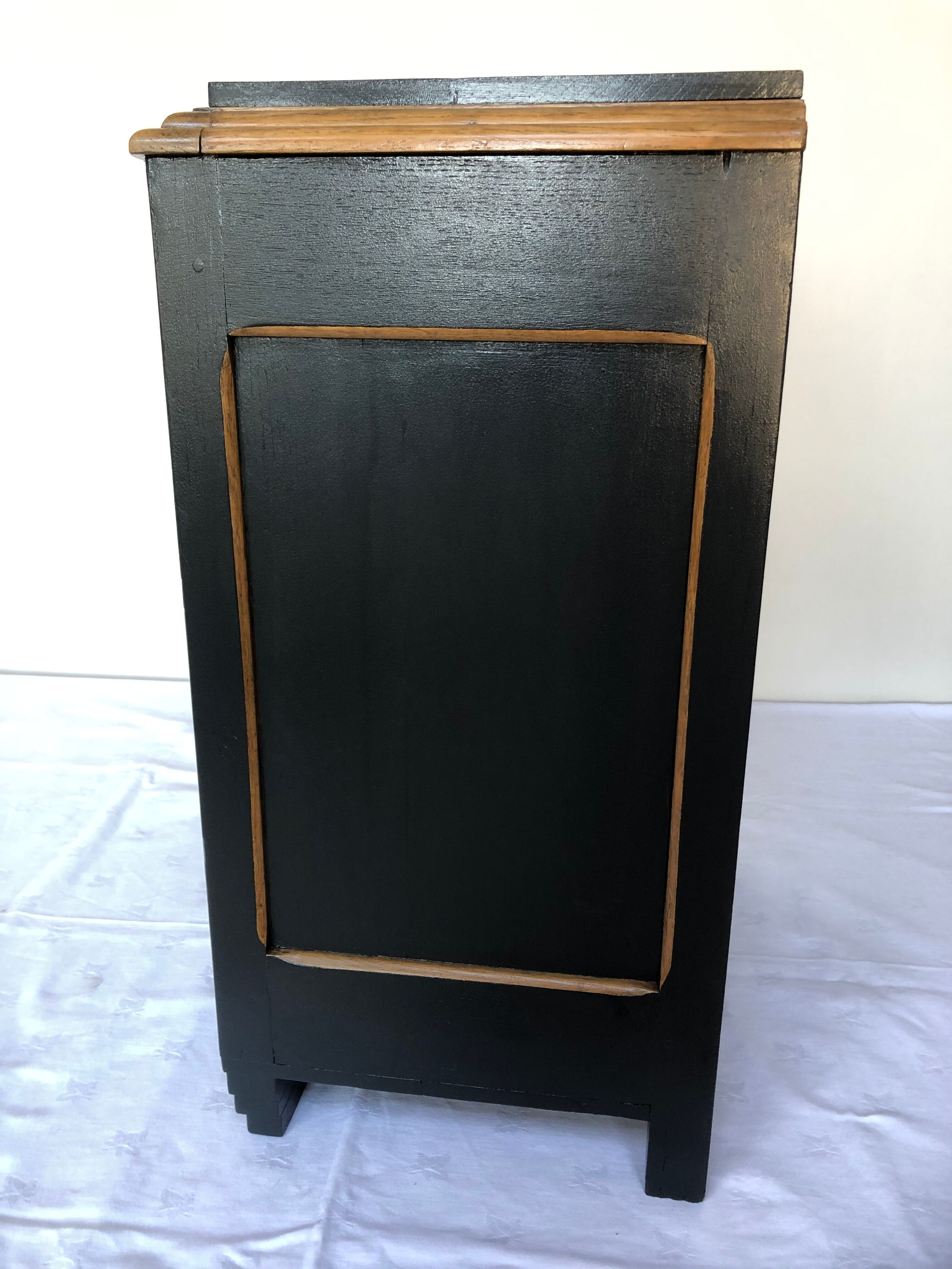 Chest of drawers / Bedside art deco style 1950s