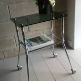 Table d'appoint pieds strings et plateau en verre fumé 1960