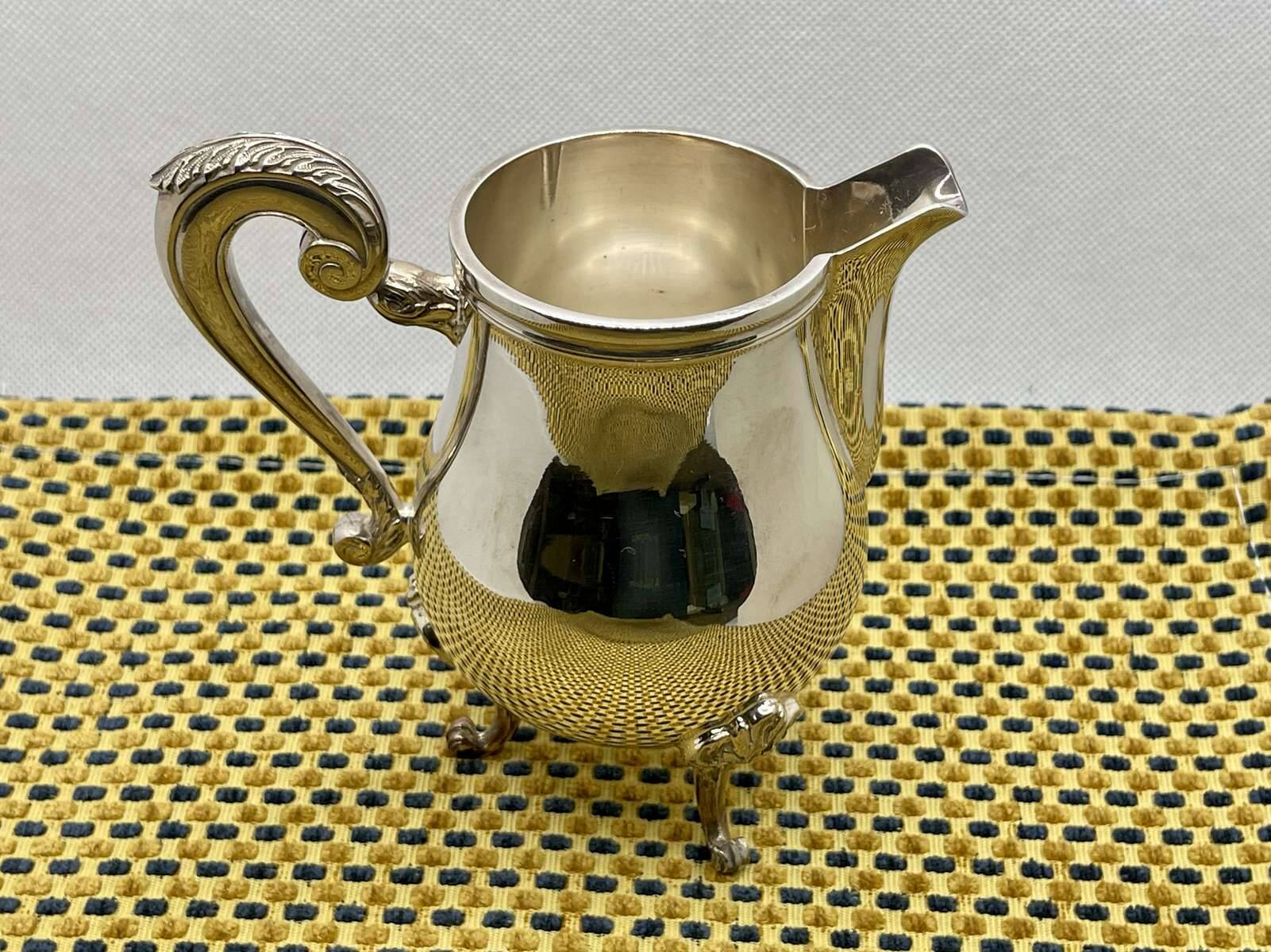 Pot à lait CHRISTOFLE en métal argenté modèle POMPADOUR