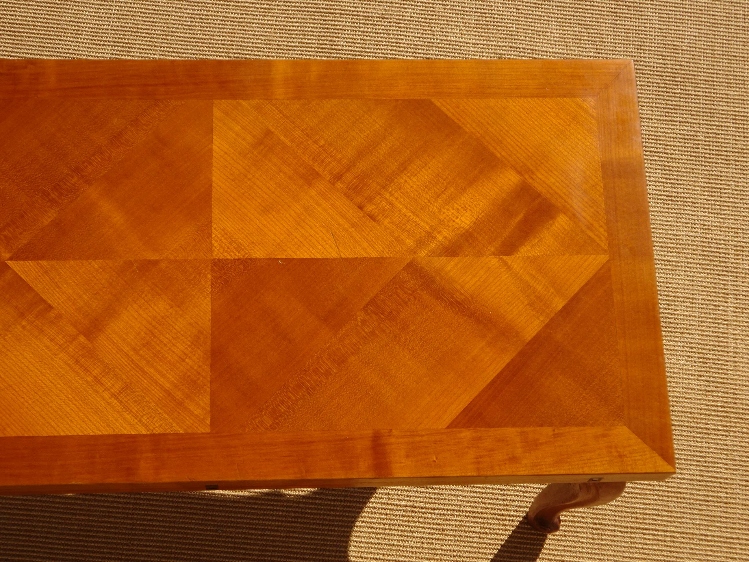 Coffee table that can be converted into a dining table, inspired by A.Ducrot