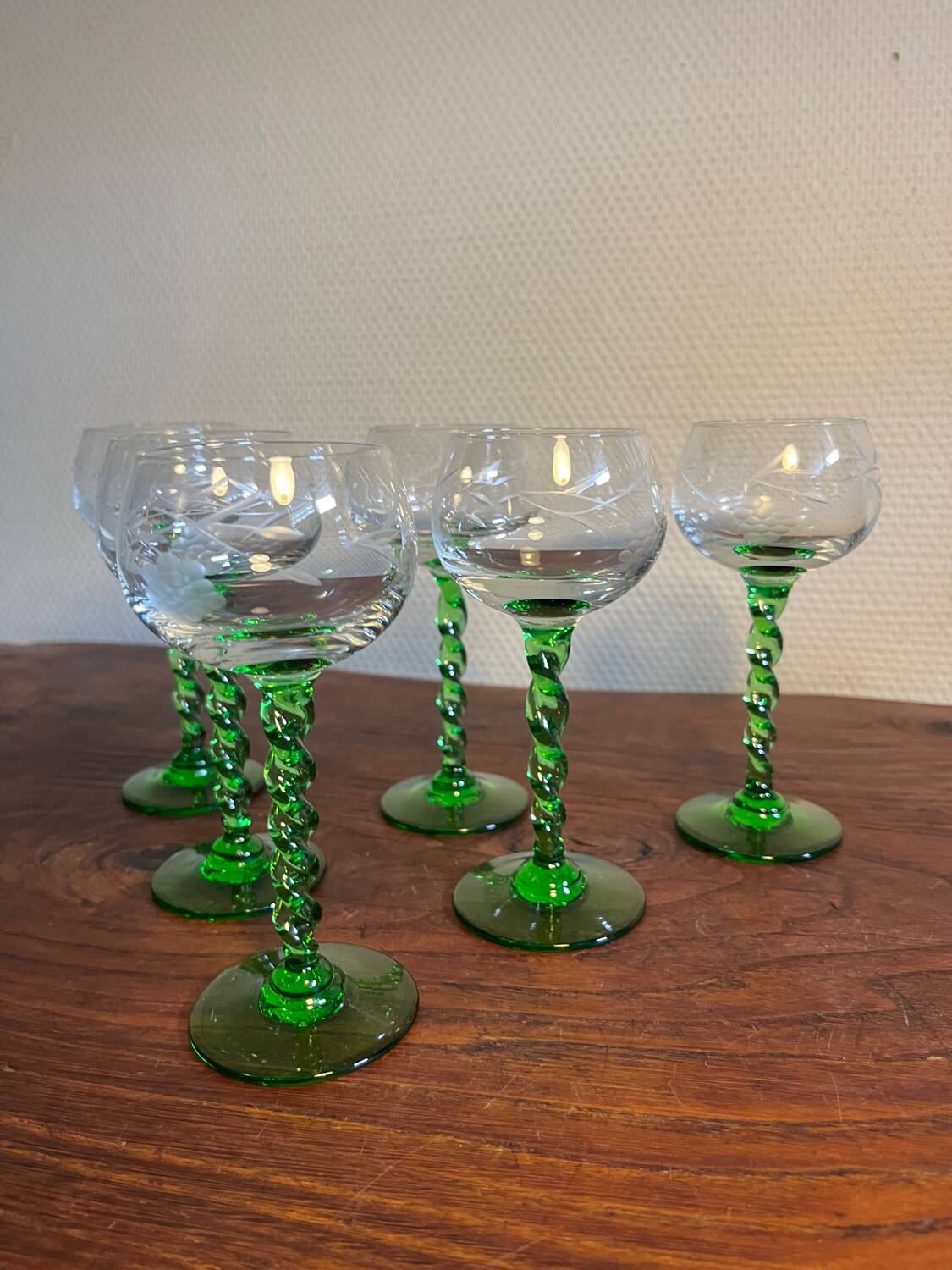 Alsace Bas-Rhin wine glass with turned and chiseled glass base