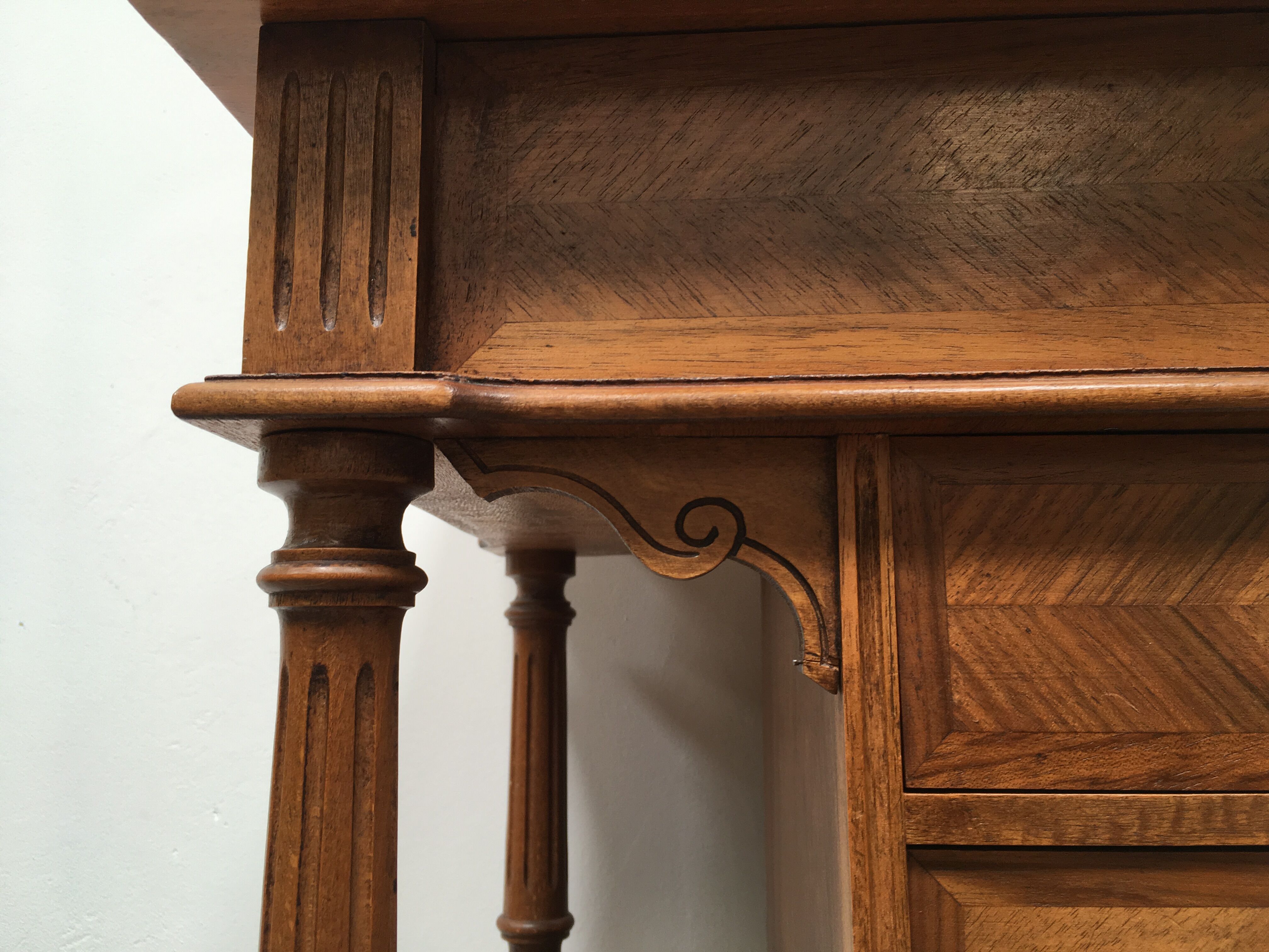 Dressing table with drawers