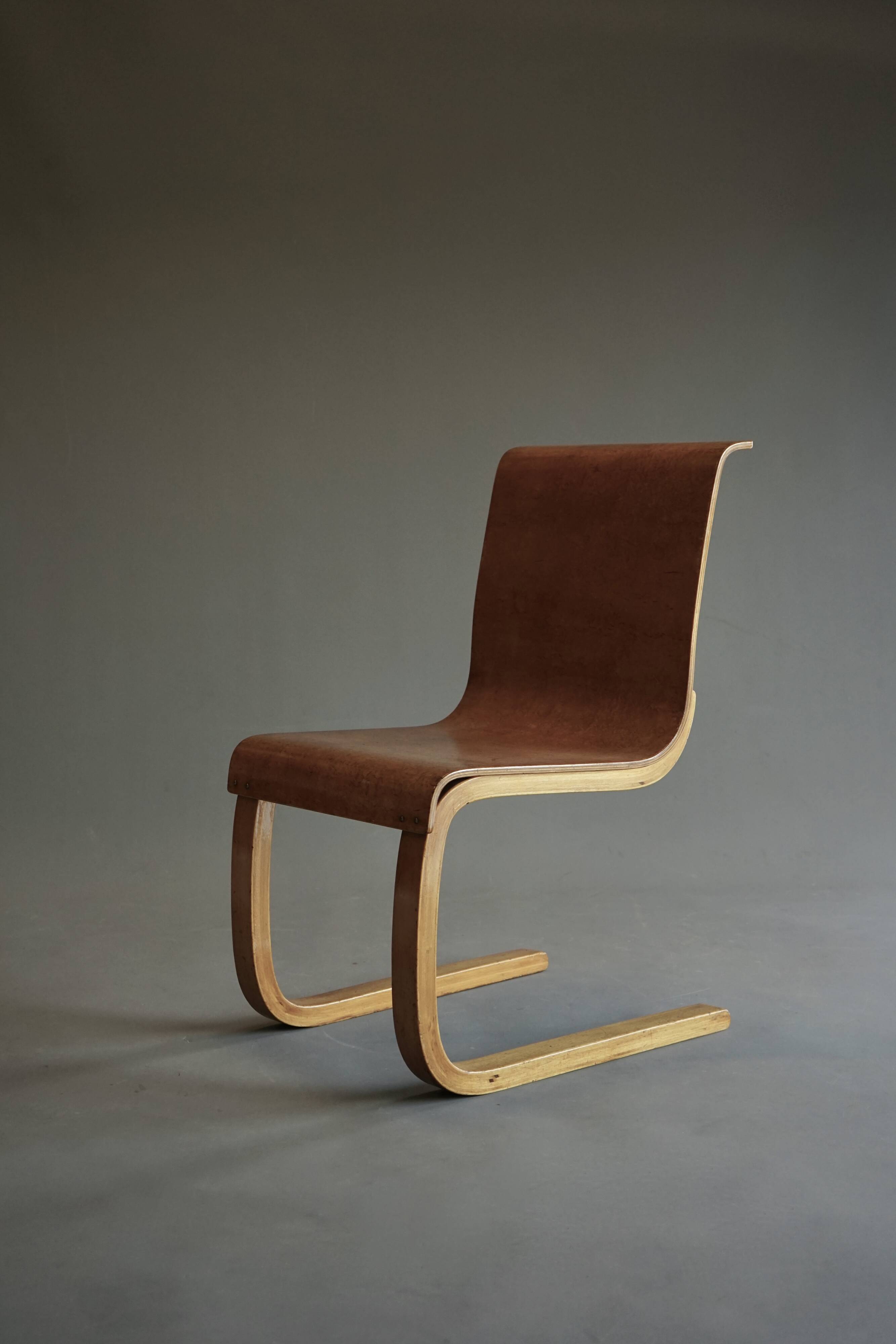 Alvar Aalto model no.21 chair with rare karelian birch seat, Finland 1930s