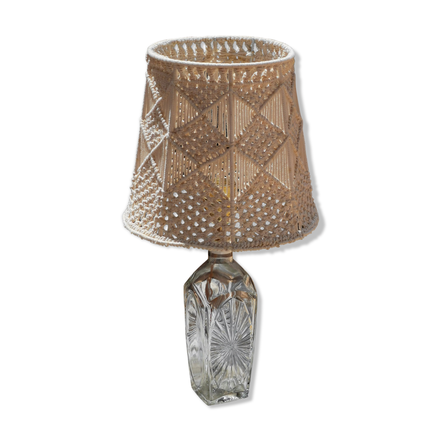 Lampe à poser, pied en verre et abat-jour en crochet années 70