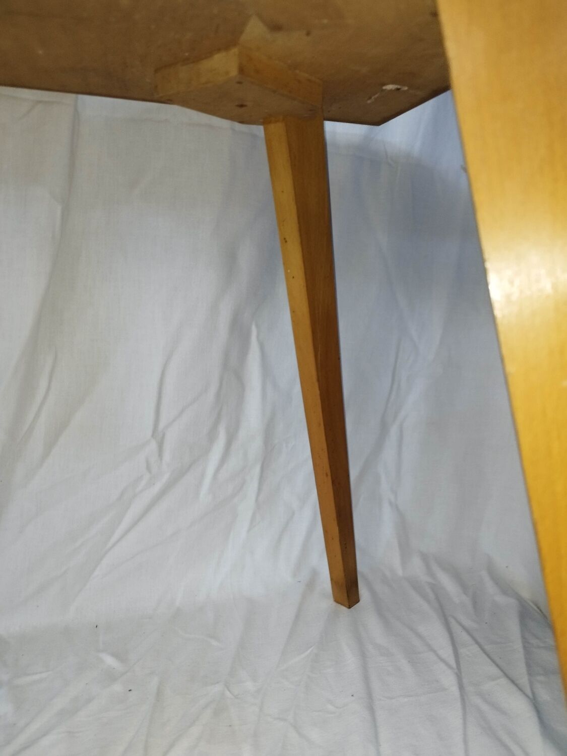 Coffee table from the 50s spindle feet