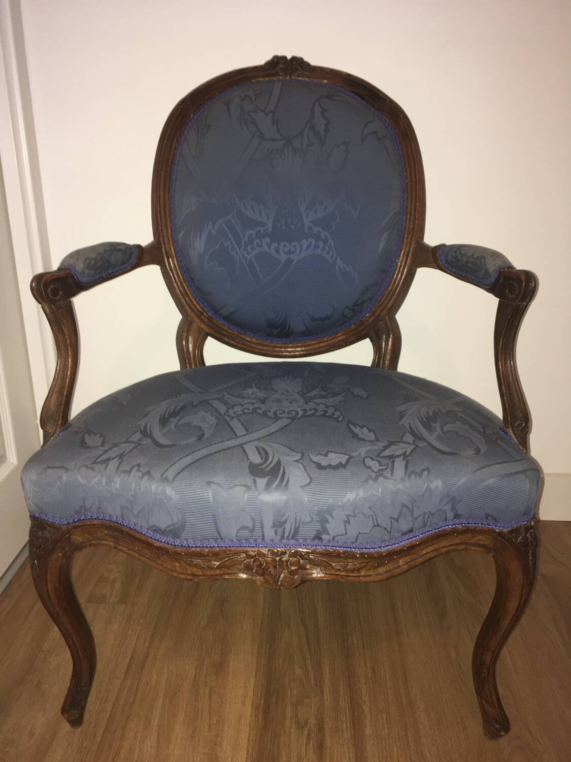 Fauteuil cabriolet epoque louis xv. 18 ème