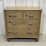 English chest of drawers in nineteenth century fir