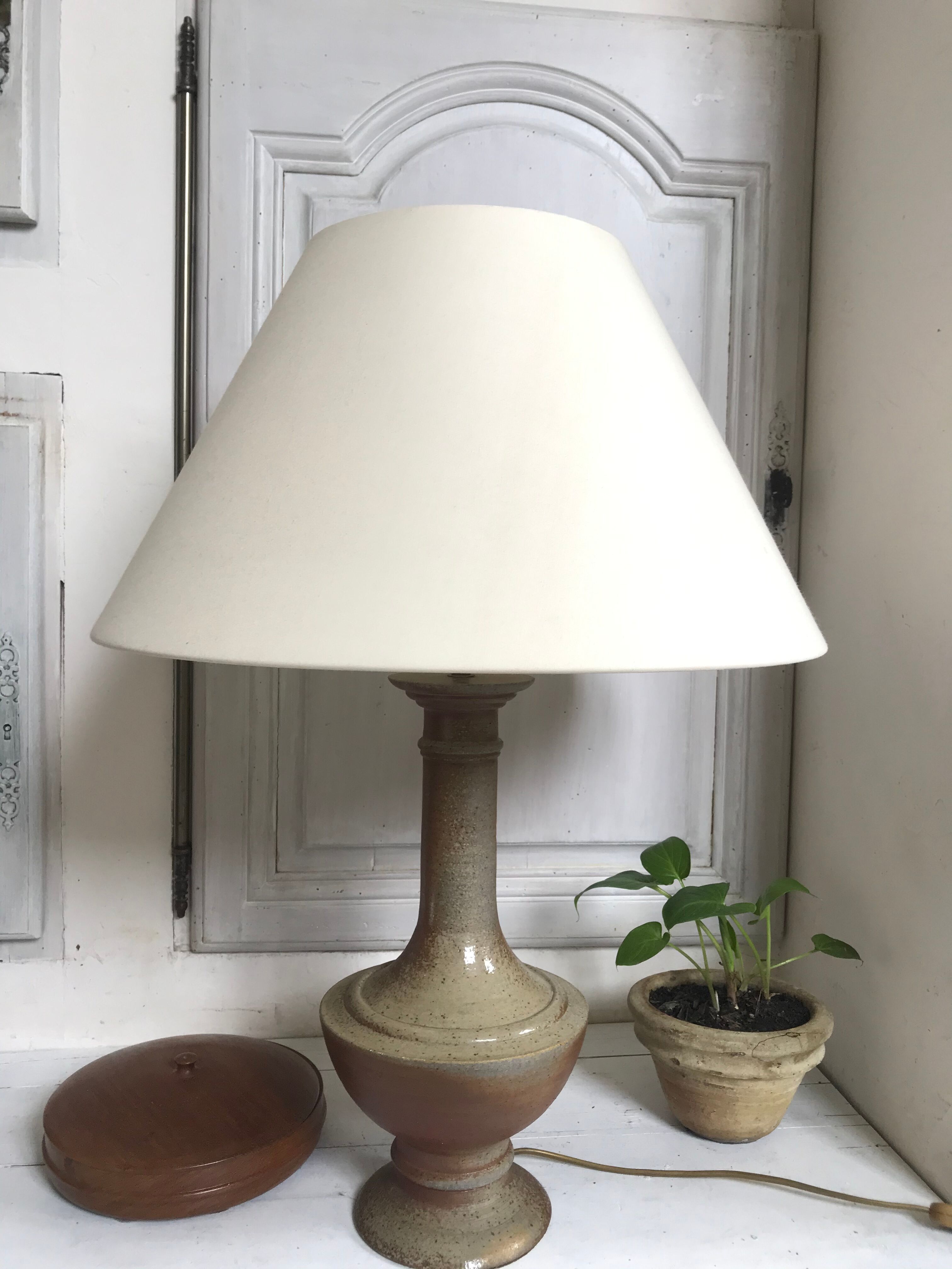 Pair of sandstone lamp