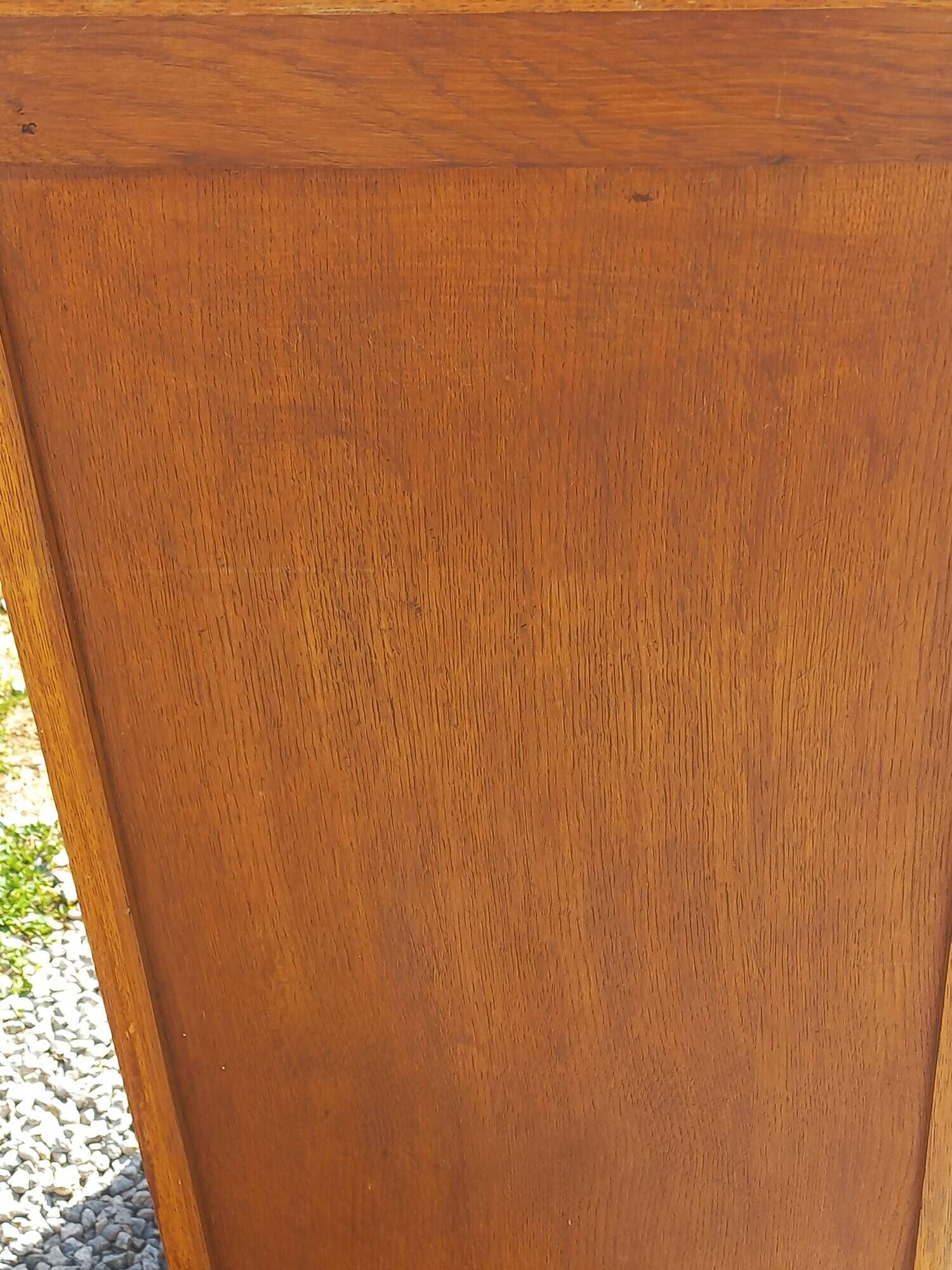 Vintage oak chest of drawers with 5 drawers from the 1950s.