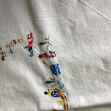 Hand-embroidered tablecloth Malagasy crafts