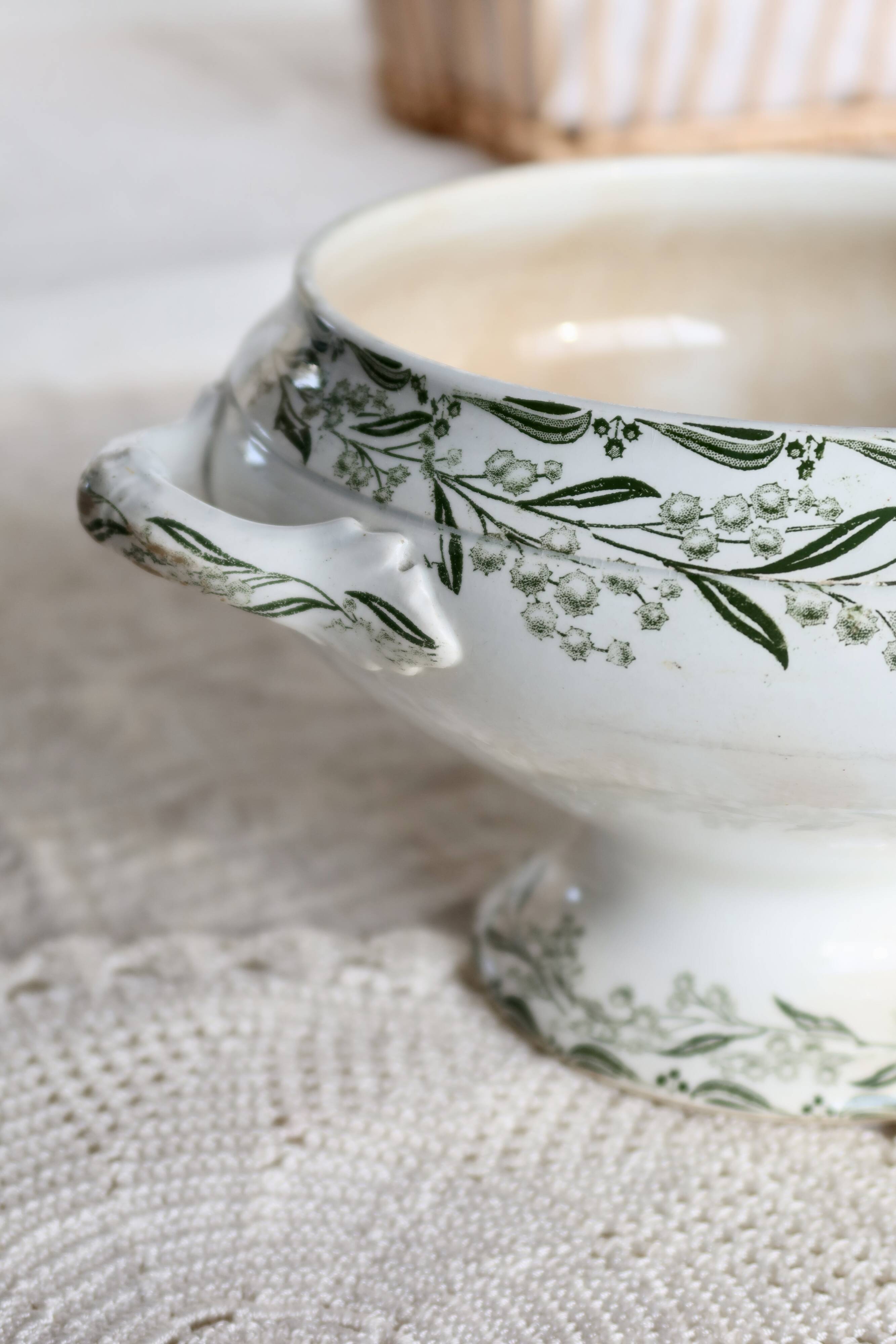 Antique soup tureen body, ironstone, Saint-Amand and Hamage Nord – Model M