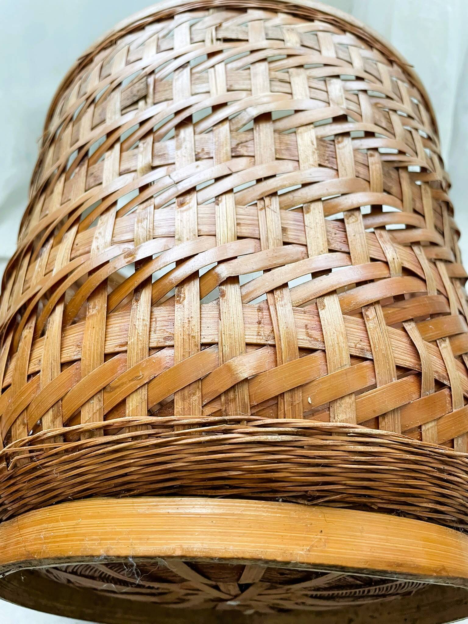 Cache pot en osier vintage
