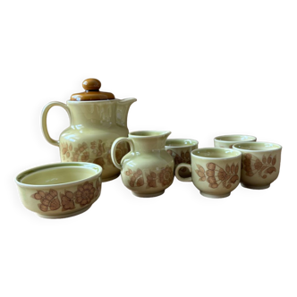 Vintage colditz tea set