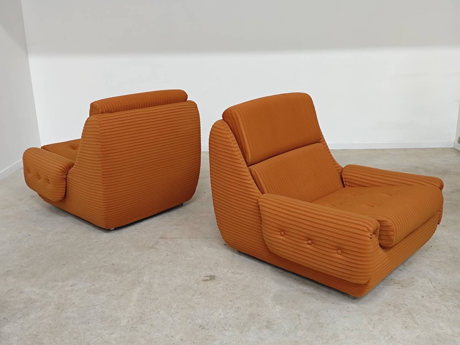 Paire de fauteuils Atlantis Orange République Tchèque 1970