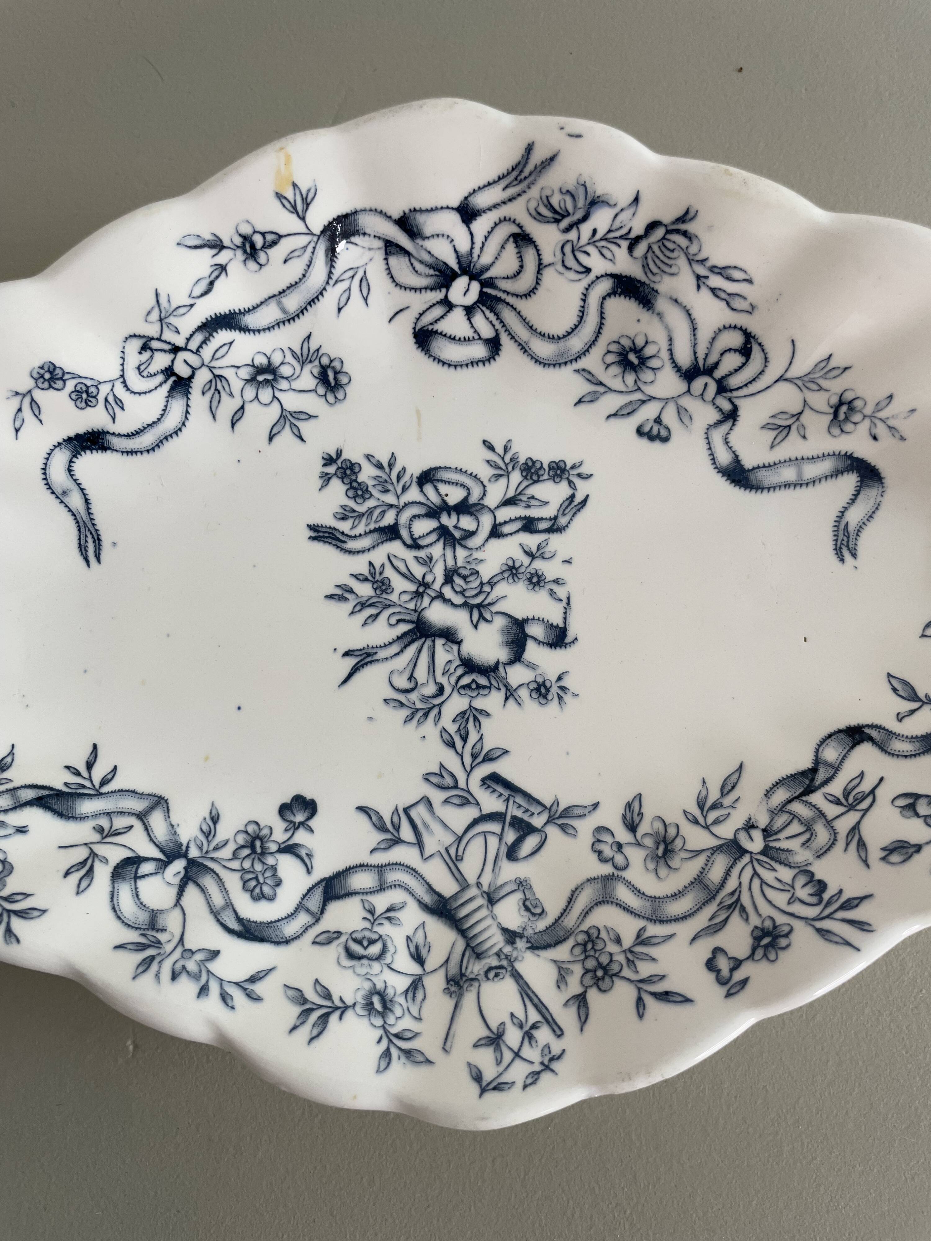 Longchamp ironstone dish Ribbon model