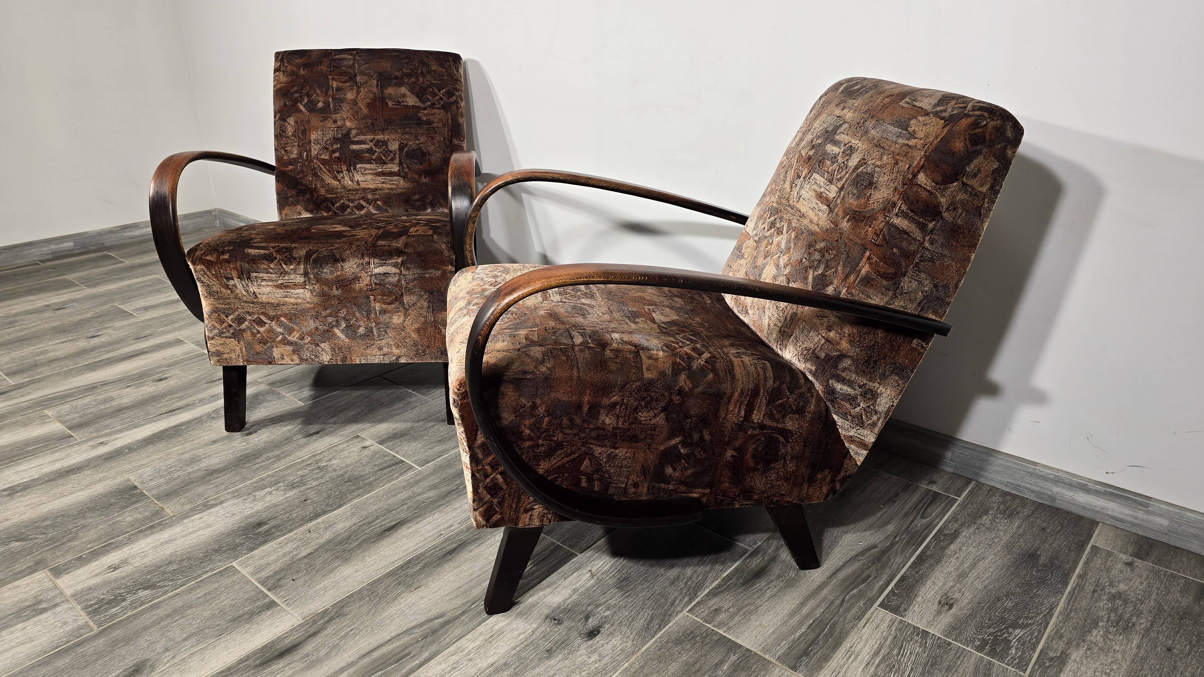 Paire de fauteuils de Jindrich Halabala, années 1940