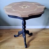 Marquetry pedestal table