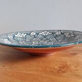 Plat rond en céramique artisanale de safi au maroc