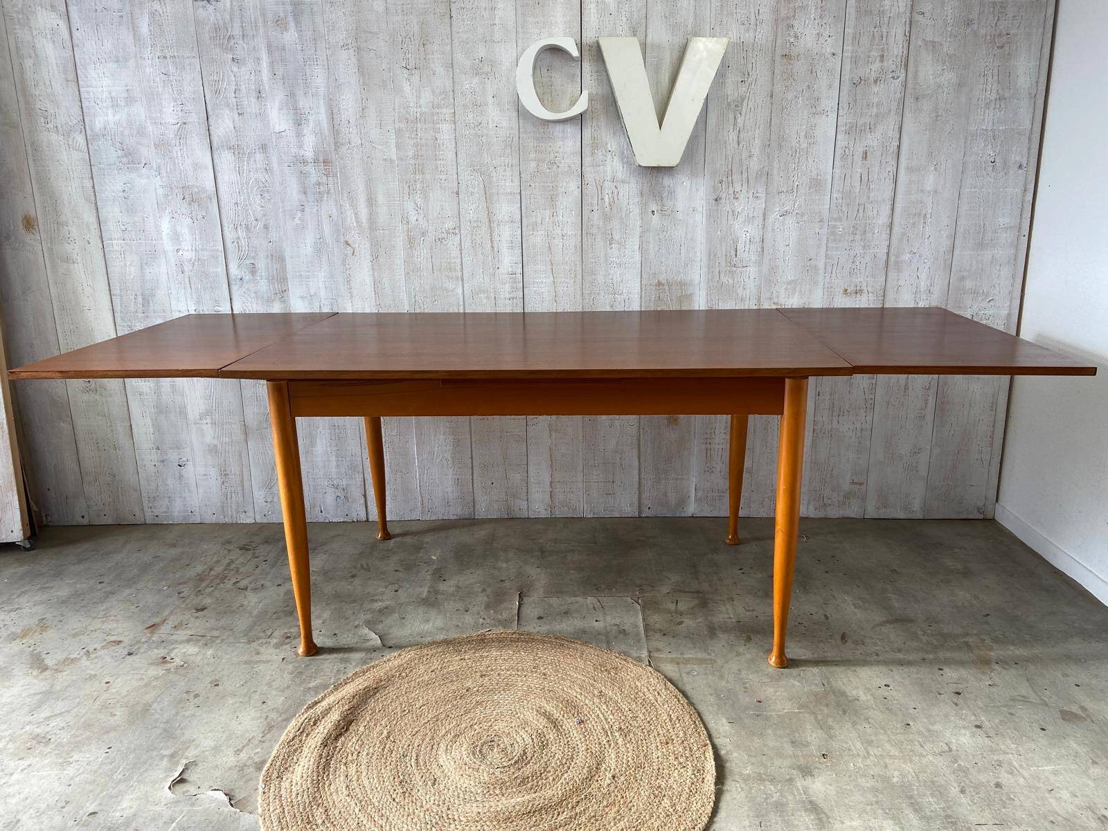 Vintage extendable table