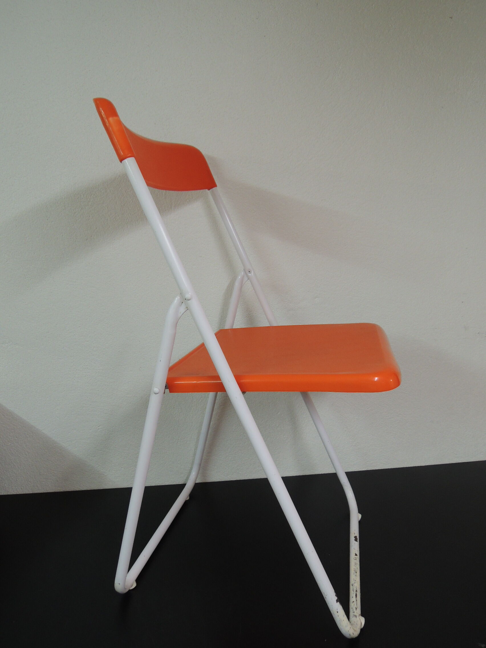 Orange Pop folding chair