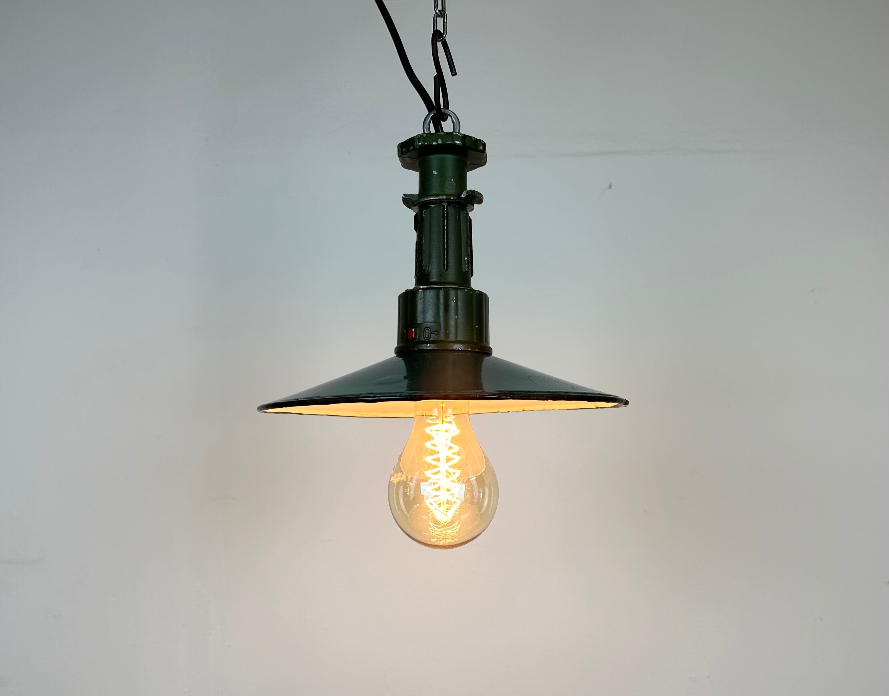 Industrial Green Enamel Pendant Lamp with Cast Aluminium Top, 1960