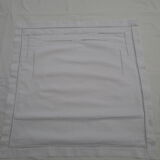 Paire de taies d'oreiller en toile blanche rustique brodées
