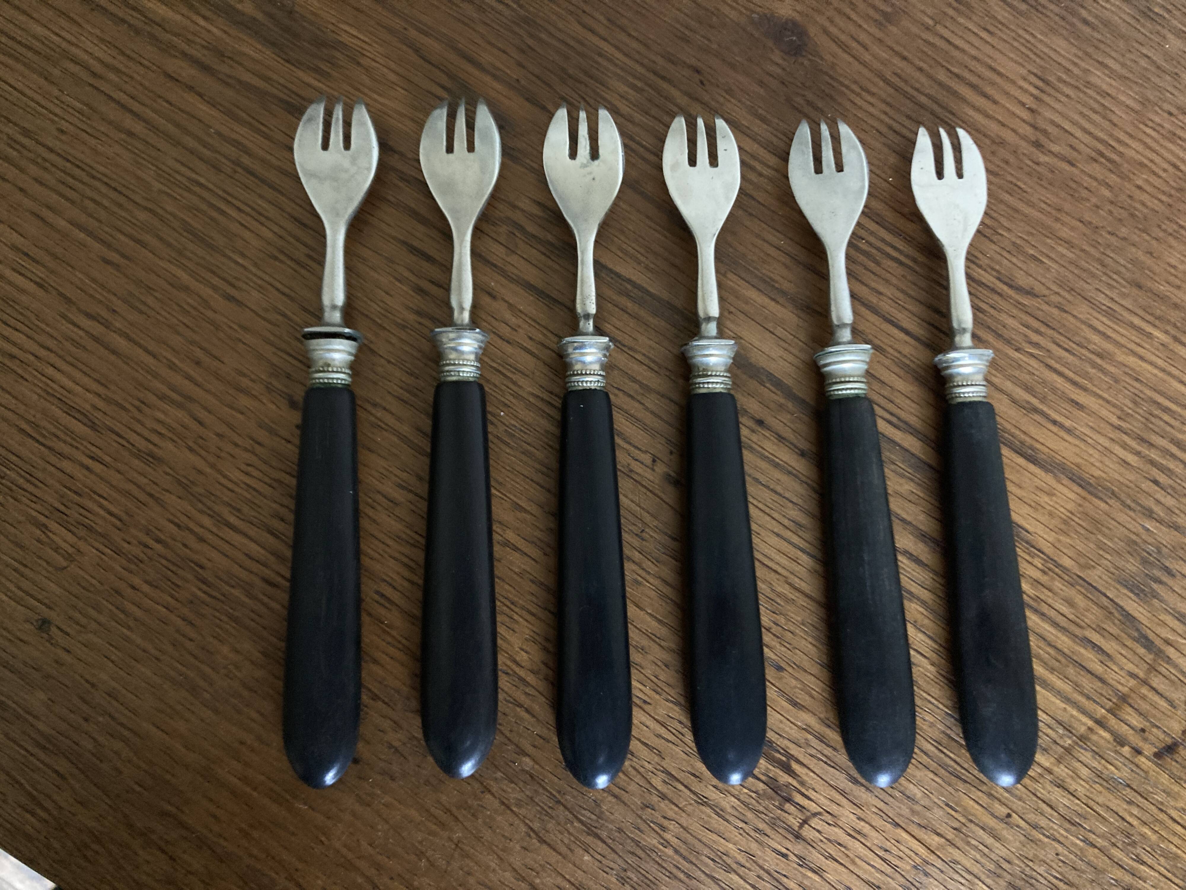 Set de 6 fourchettes à huitres 19e en bois d'ébène
