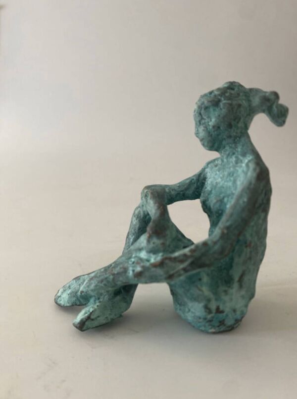 Femme assise - bronze original d’art