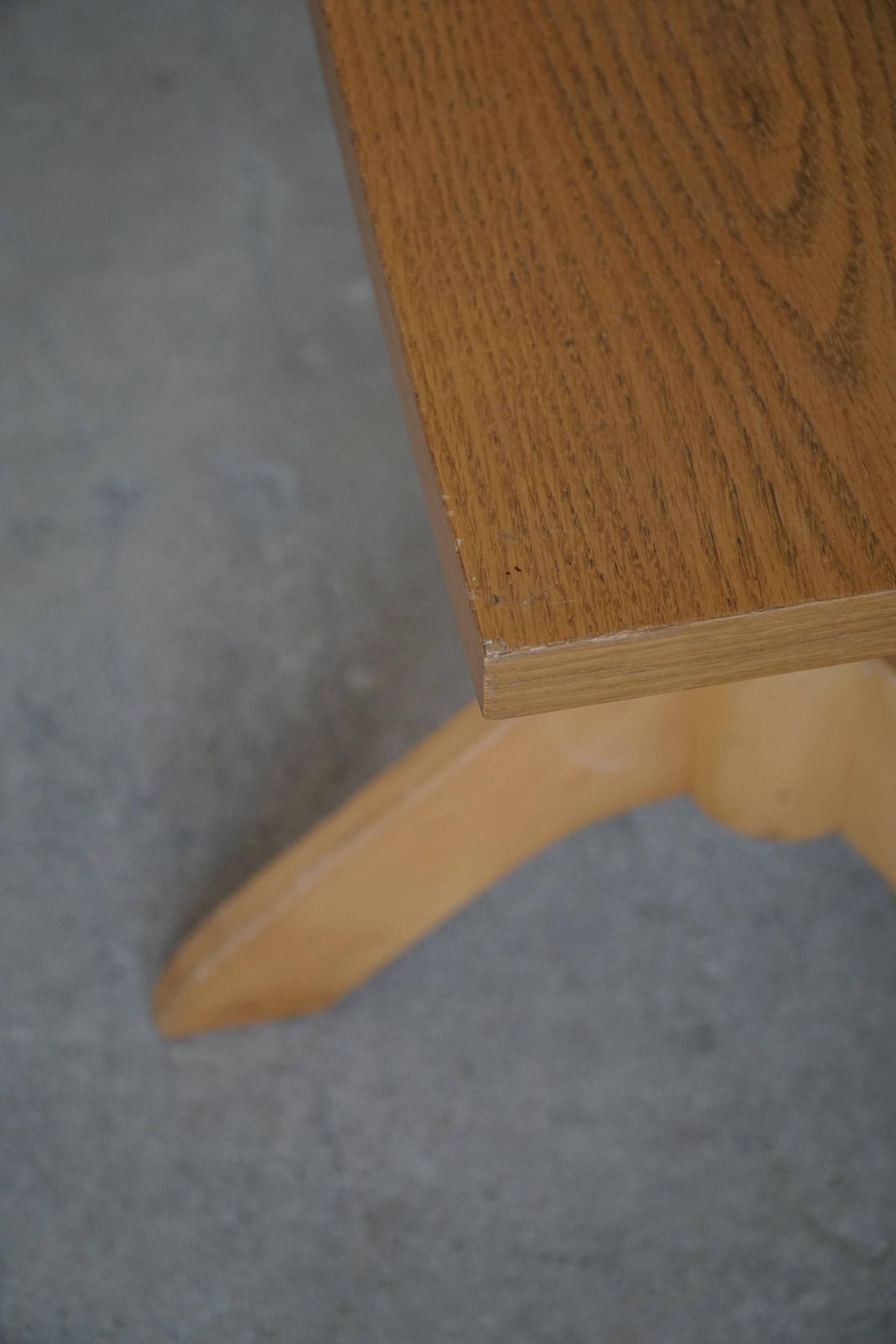Tabouret trépied pivotant en orme, design danois du milieu du siècle, années 1970