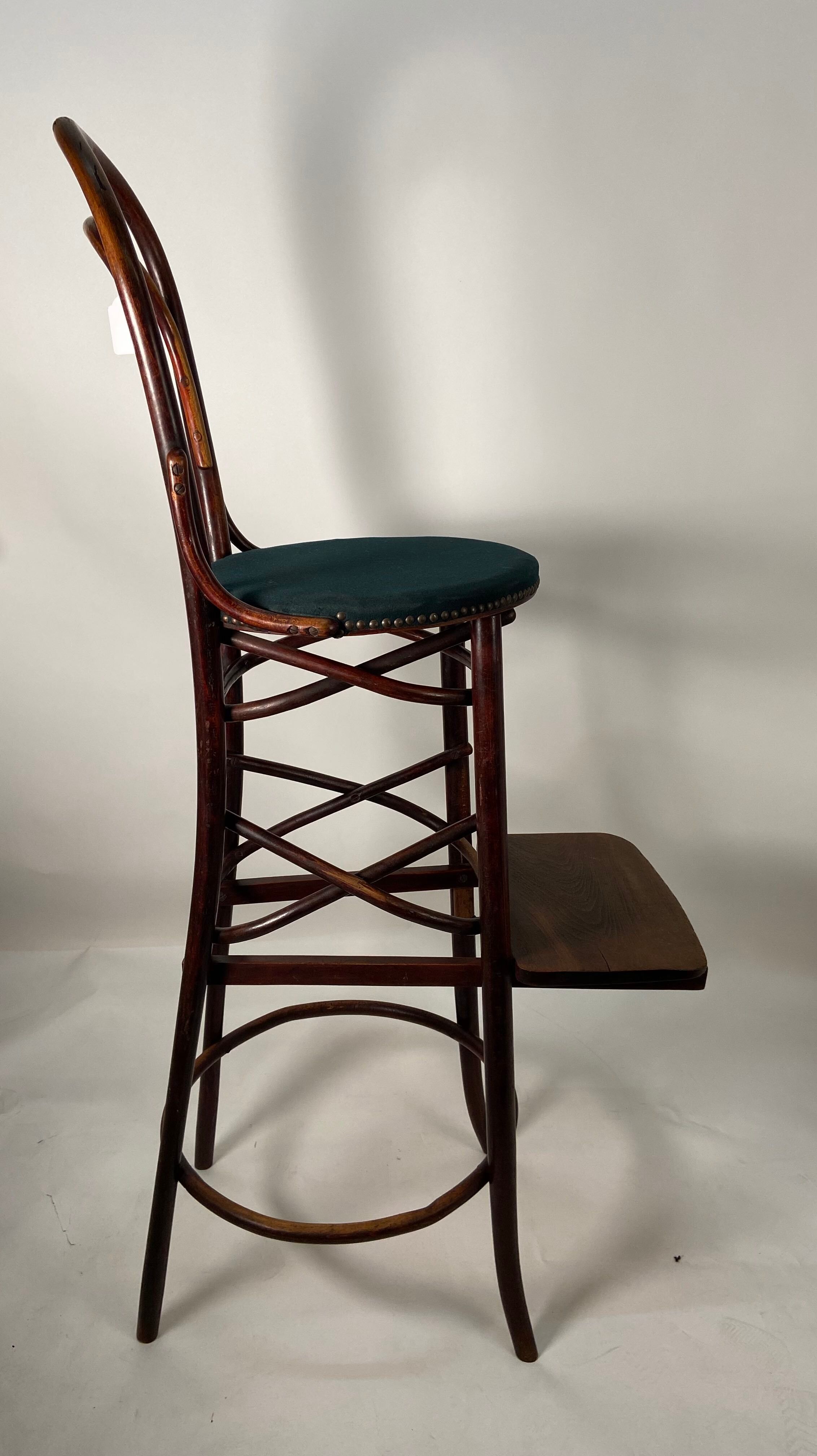 Chaise de surveillant  attribuée à Thonet