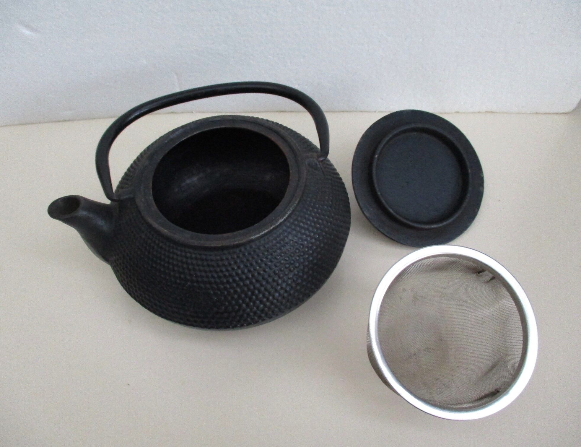 Théière en fonte noire