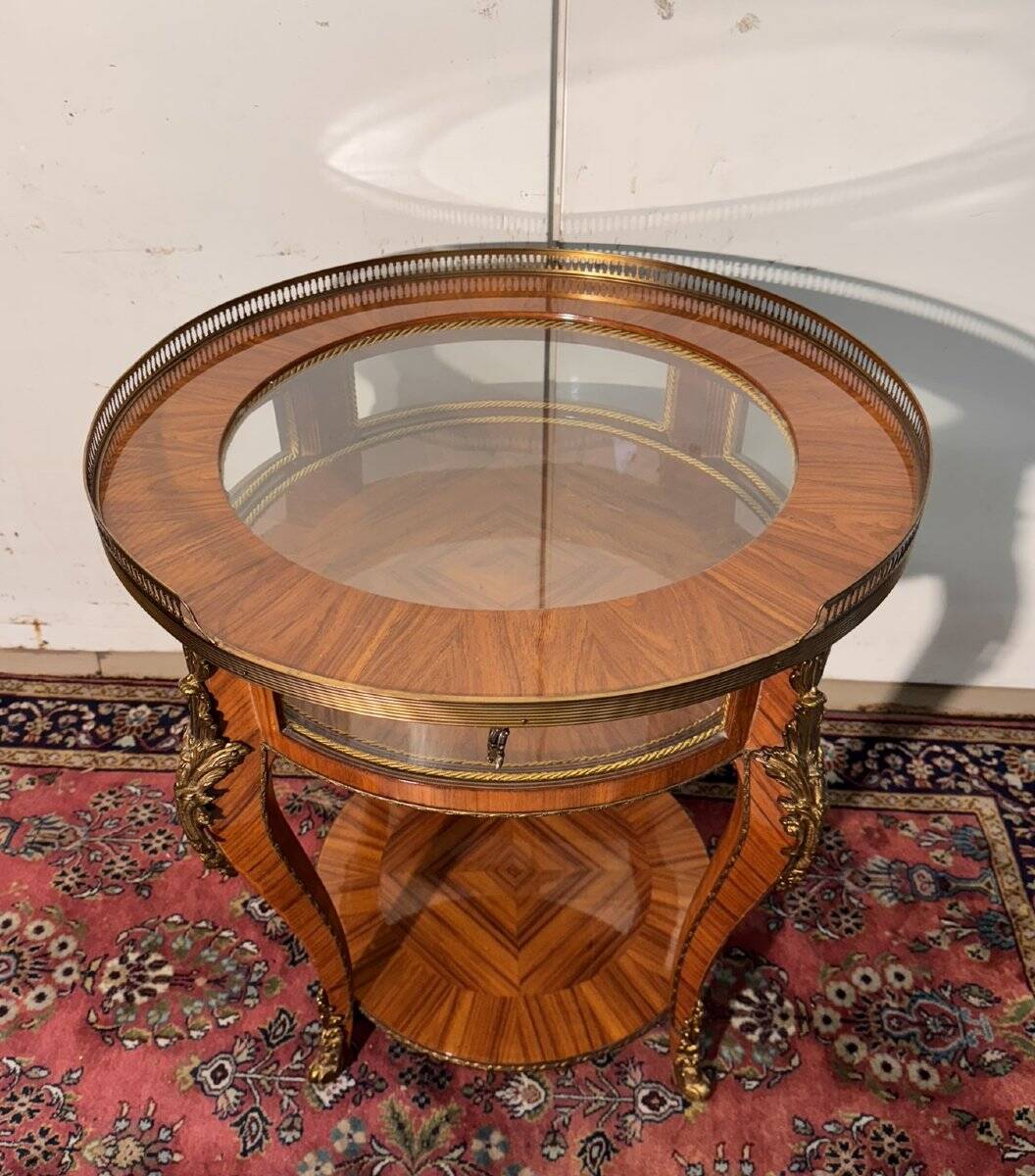 Display table in Louis XV style made of rosewood and violet wood.