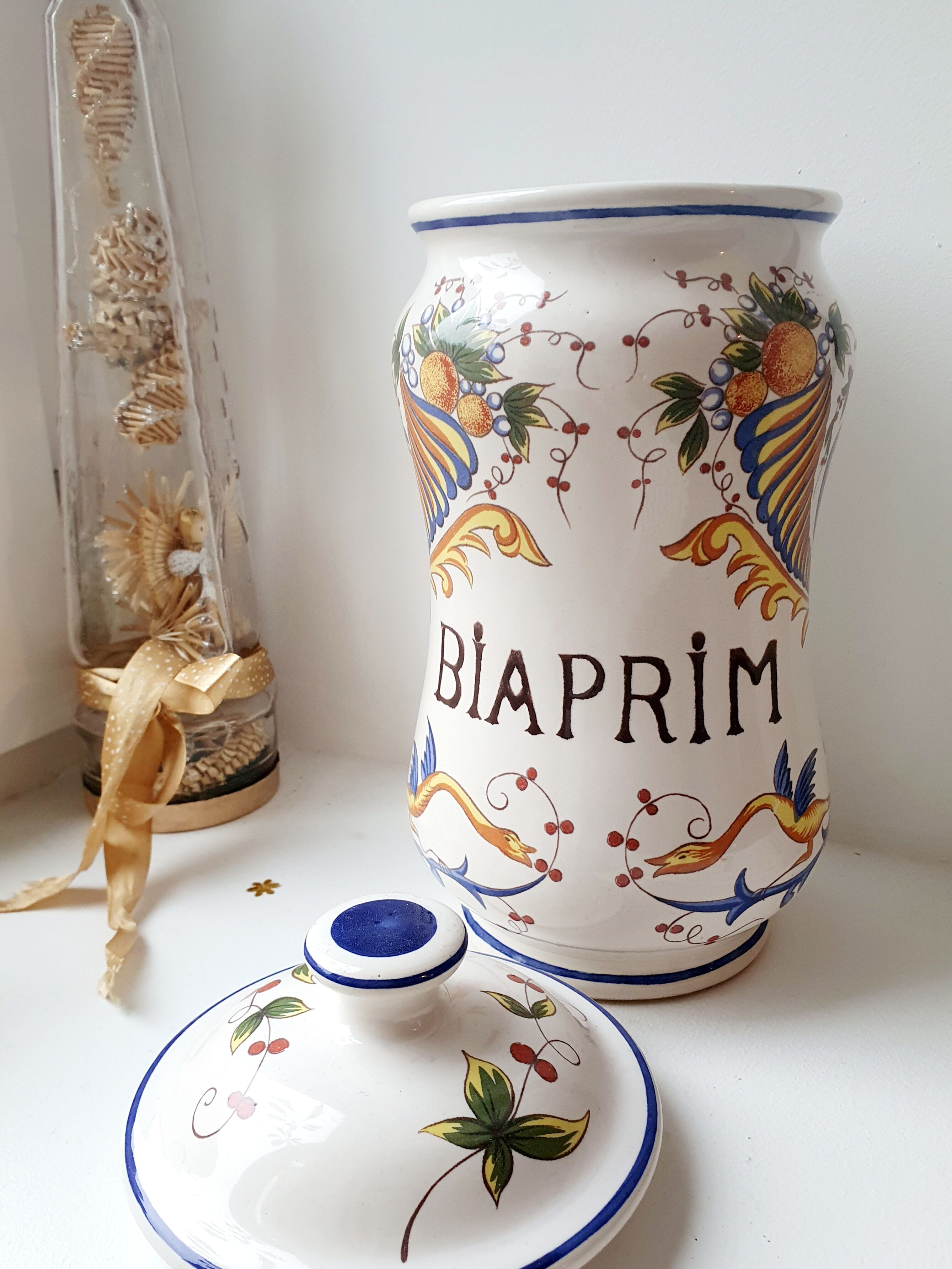 Pot à pharmacie biaprim