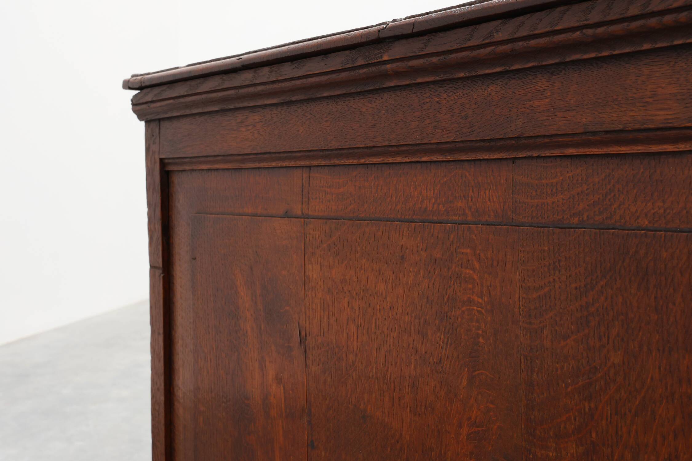 Commode en chêne de style Renaissance italienne, XVIIe siècle