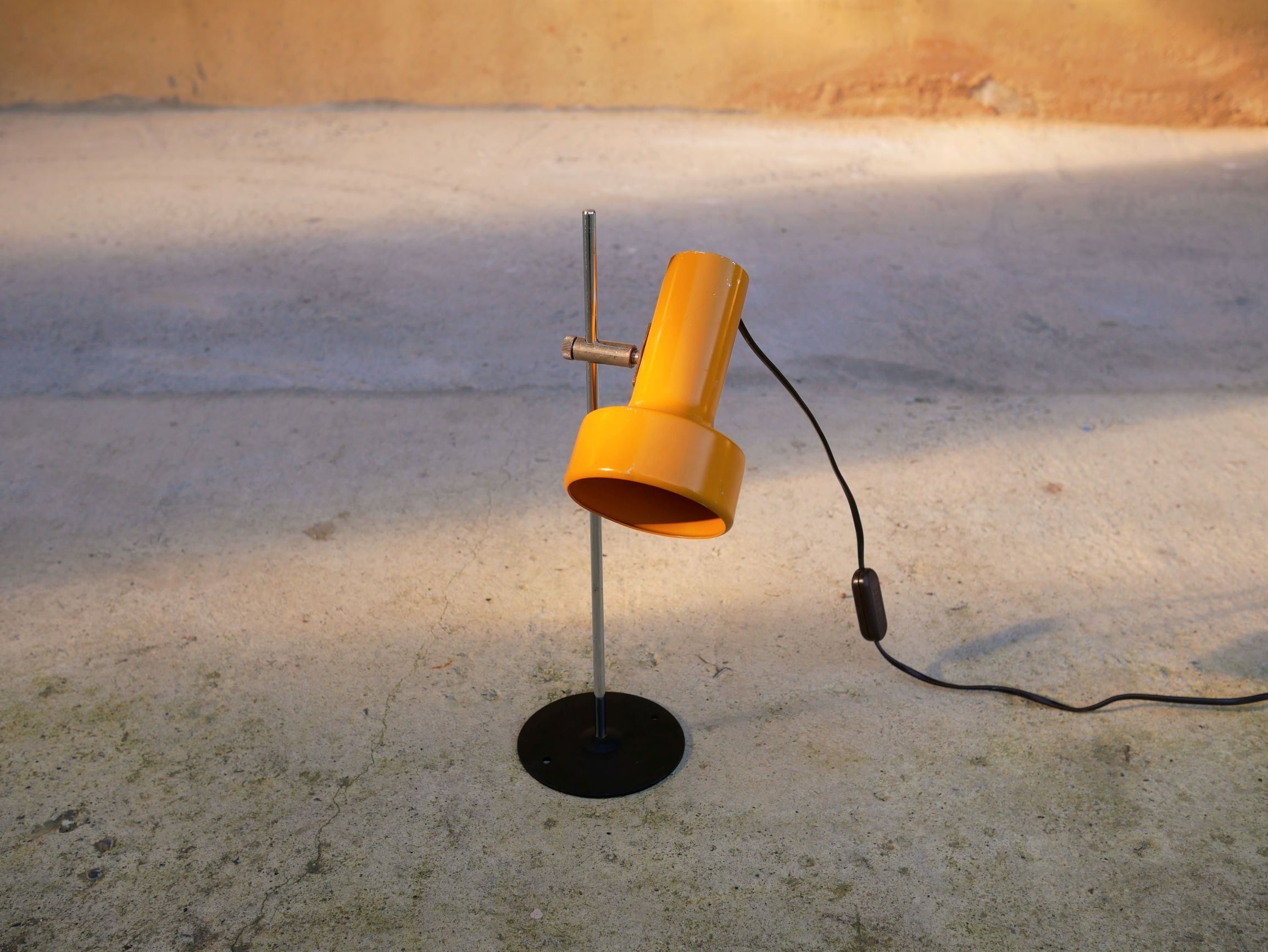 Vintage Starlux metal desk lamp