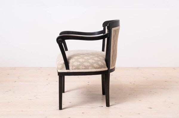 Ensemble de 2 fauteuils Biedermeier de style rustique et campagnard, vers 1850