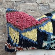 Magnifique coussin Kilim berbère vintage du Maroc