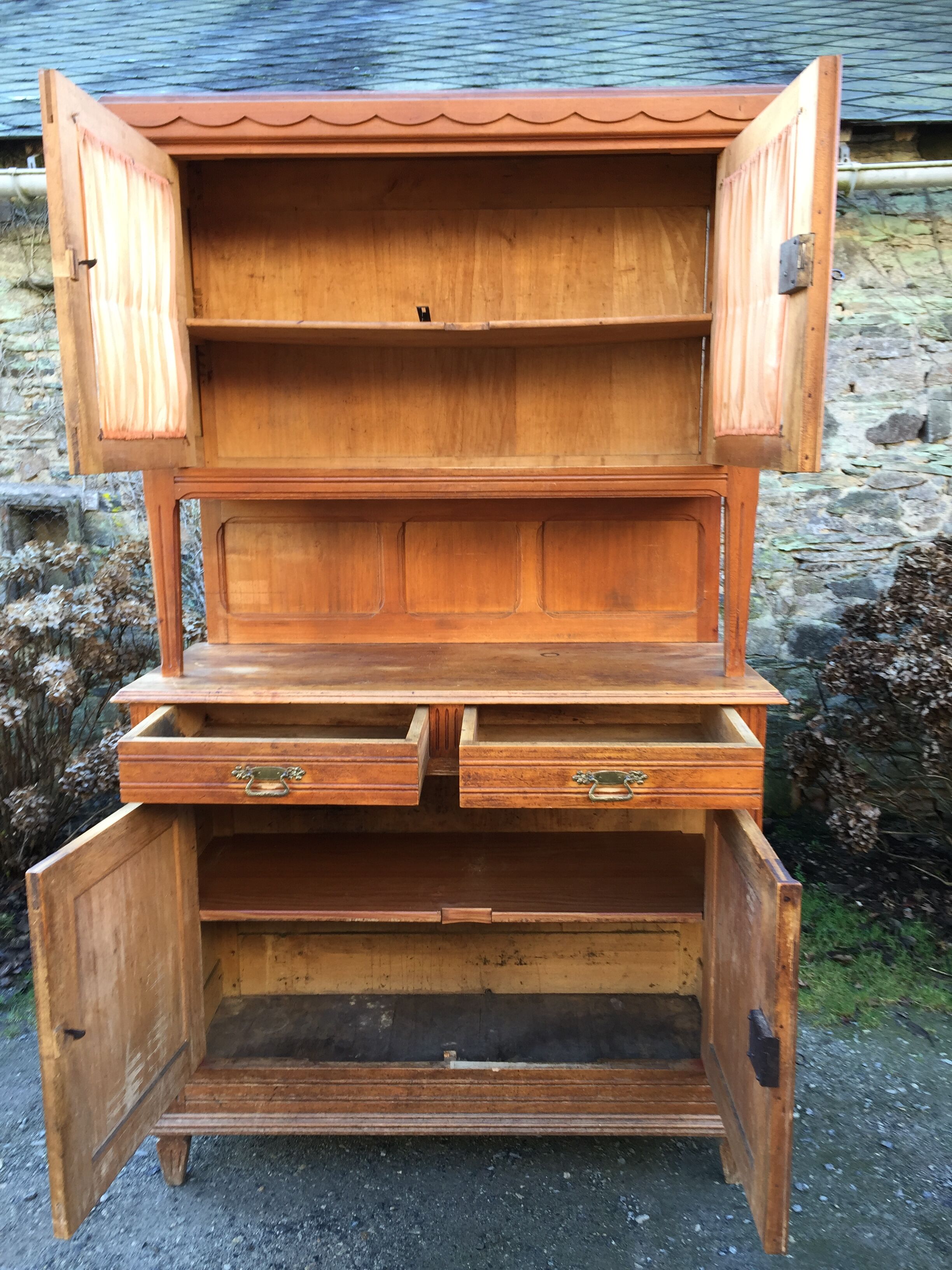 Vintage Parisian buffet with 2 bodies in white poplar wood