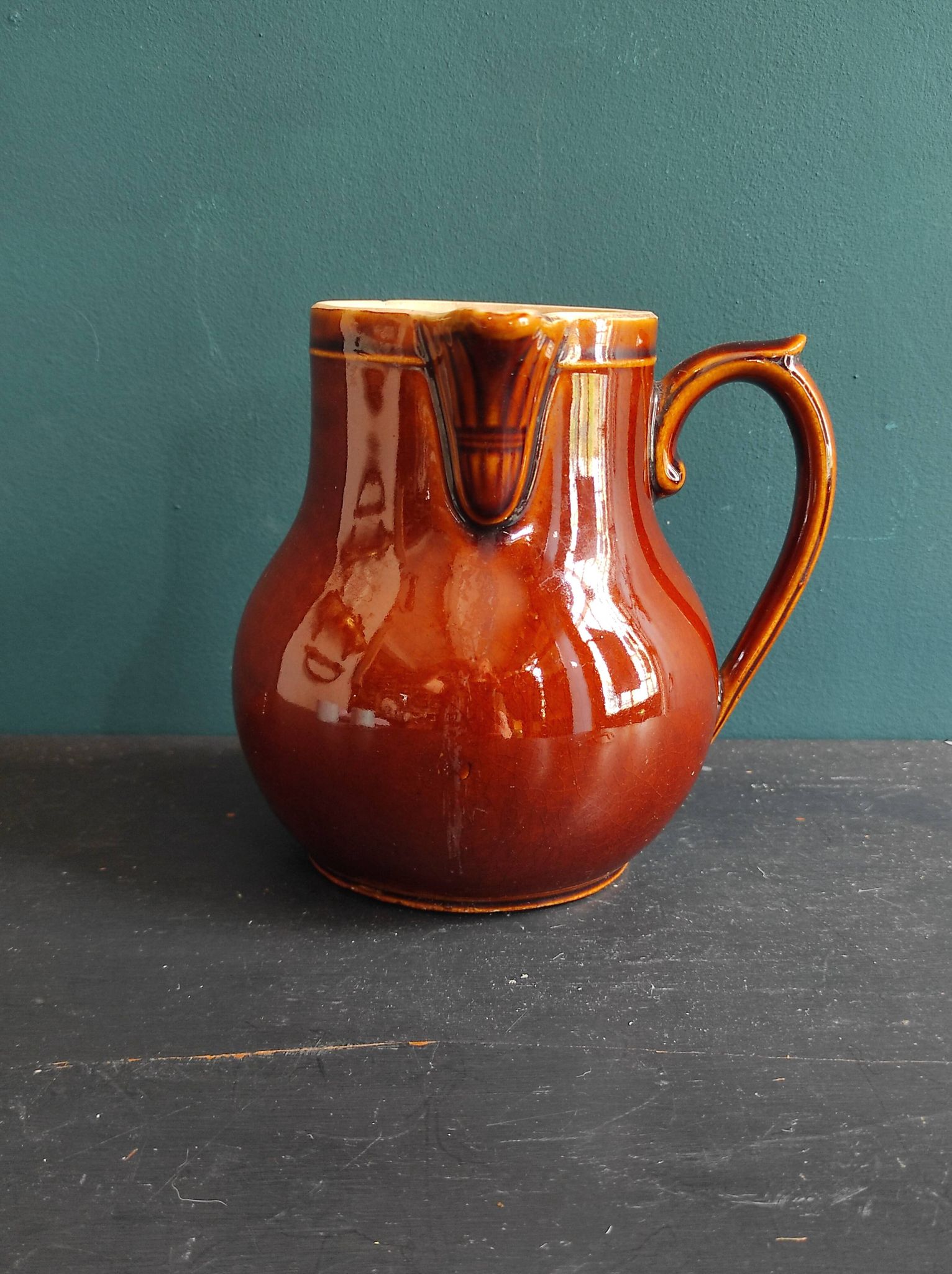 Cruche vintage en majolique française