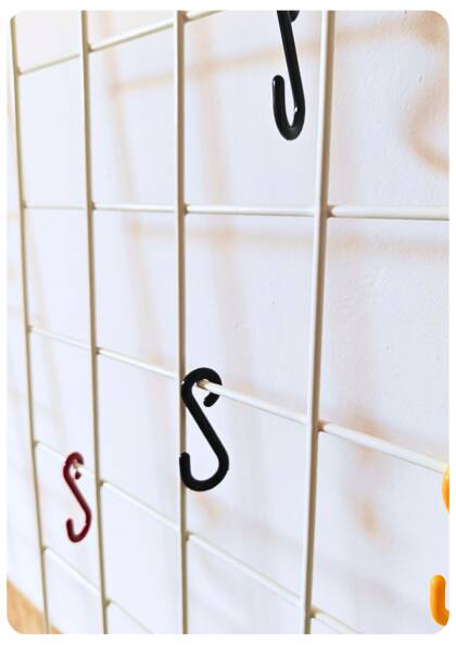 Paire de porte-manteaux String des années 50 par Karl Fichtel pour Dra