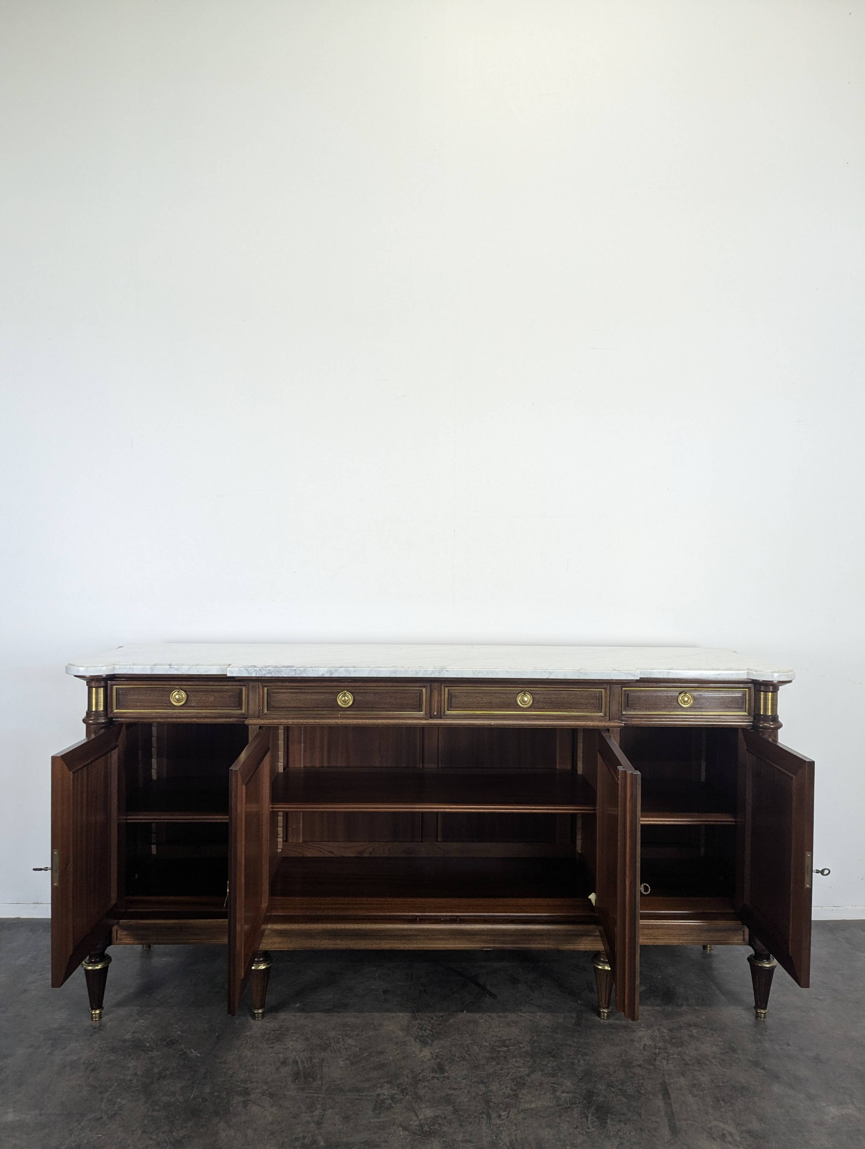 Enfilade de style Louis XVI en acajou