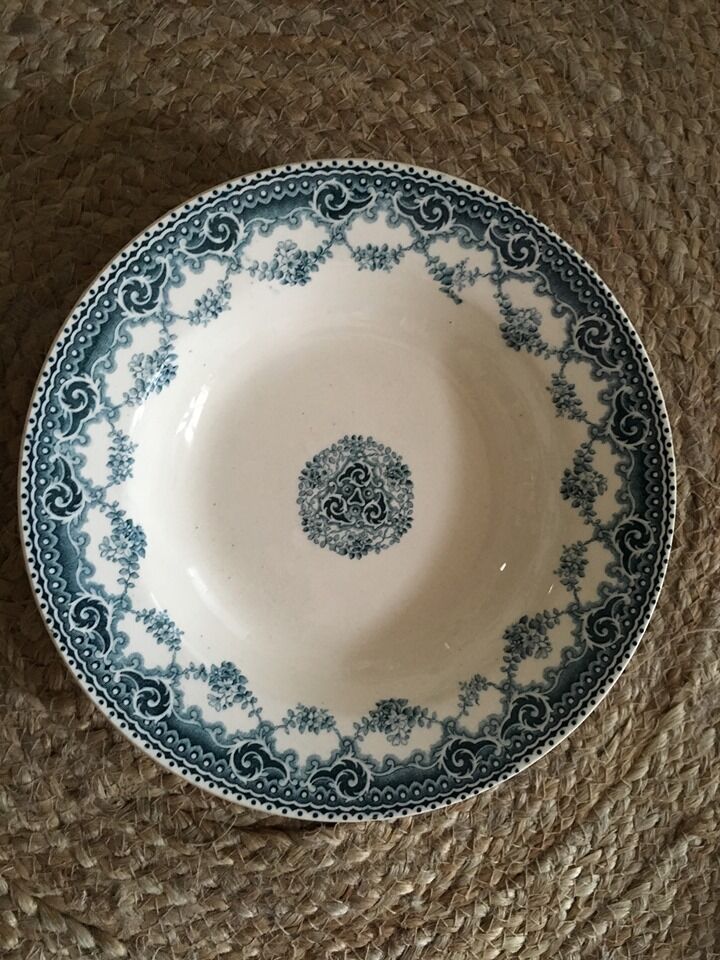 Ensemble cinq assiettes creuses terre de fer"Allez Frères"