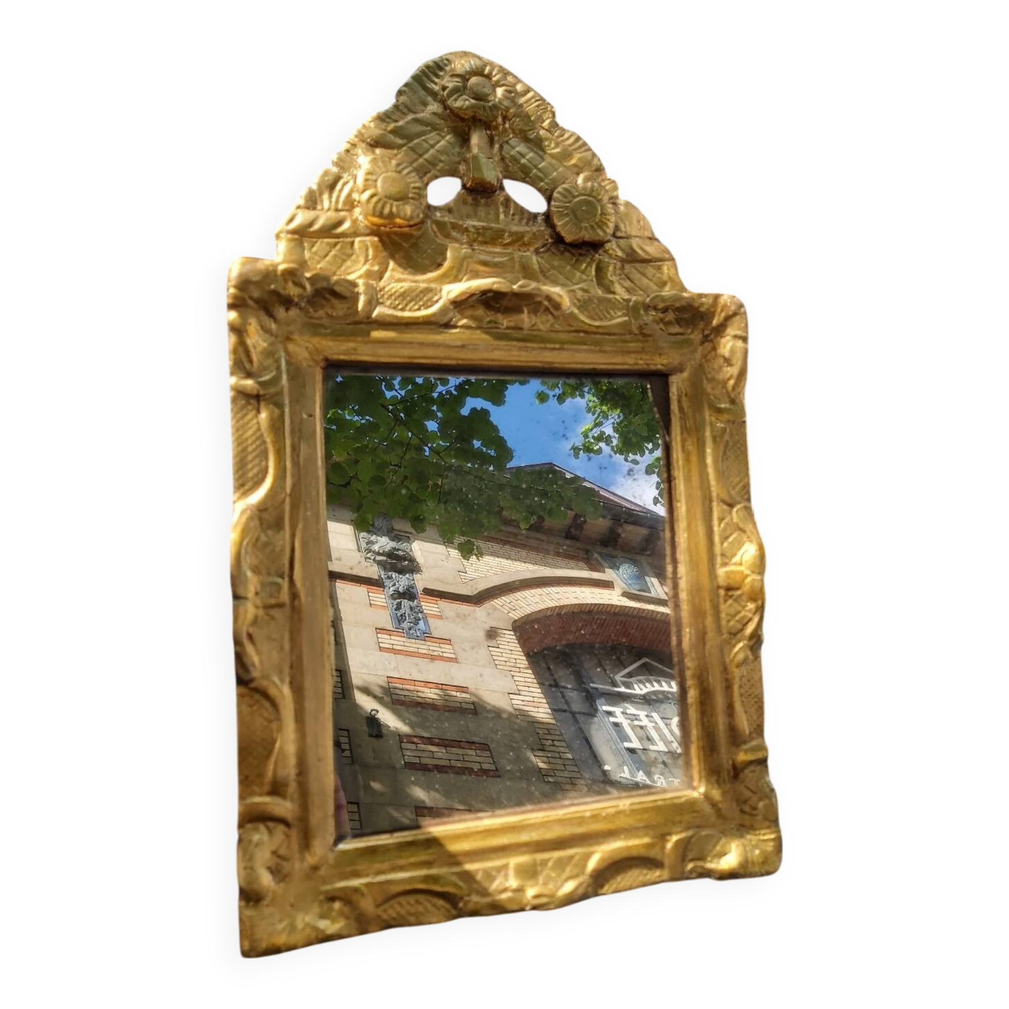 Gilded wooden mirror, 18th century.