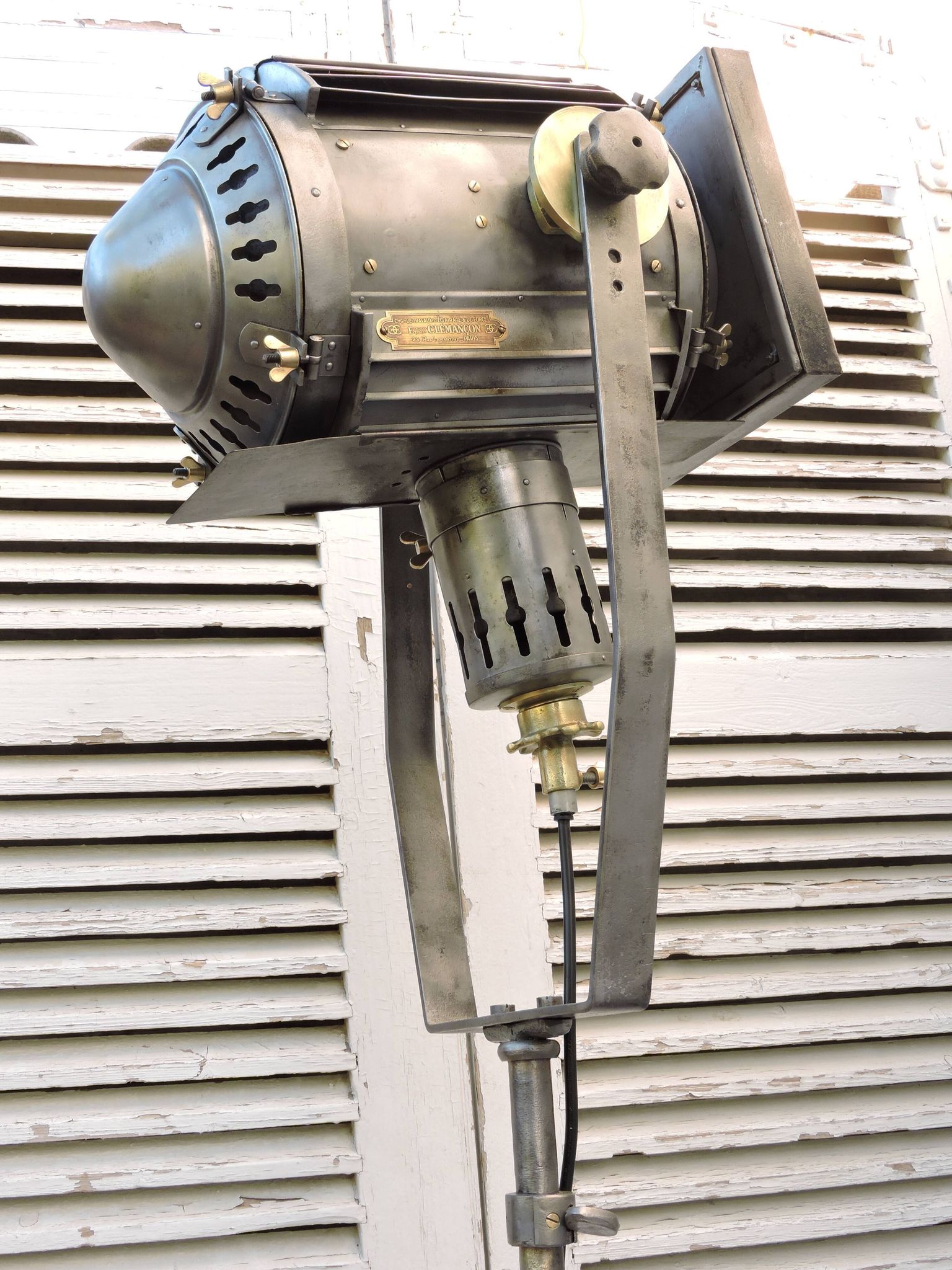 Cinema projector, Clémançon theater on its original foot.
