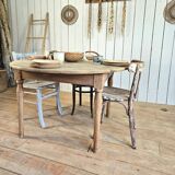 Round farmhouse table